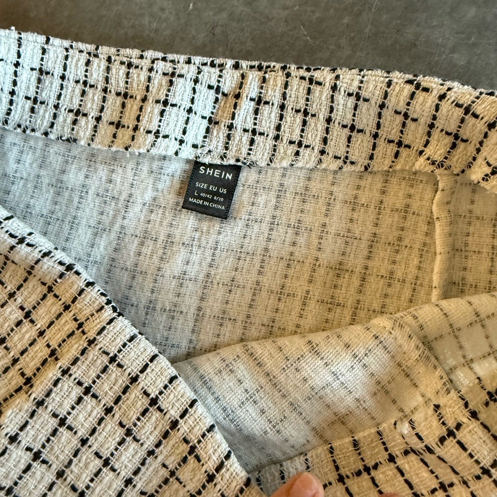 Chic Black and White Plaid Vest and Skirt Set - Picture 3 of 7